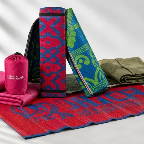 SYNTHETIC SLEEPING MATS